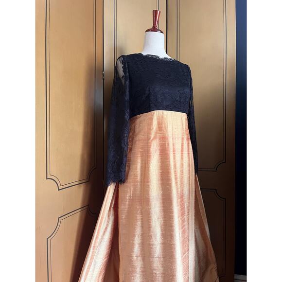 Vintage cocktail dress in black lace and gold silk, size M - Picture 2 of 9